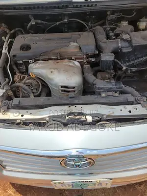 Toyota Avensis 2004 Silver