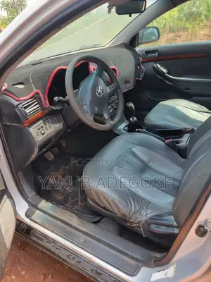 Toyota Avensis 2004 Silver