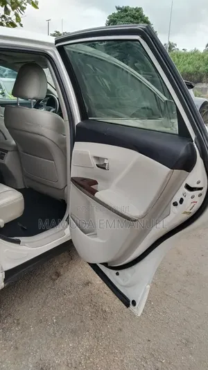 Toyota Venza 2012 White