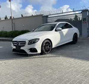 Mercedes-Benz E300 Base RWD Sedan (2.0L 4cyl 9A) 2017 White