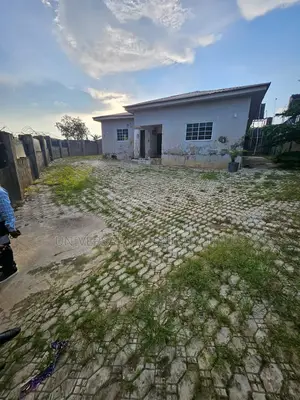 3bdrm Bungalow in Dakwo District for sale