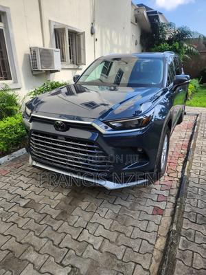 Toyota Highlander XLE AWD 2024