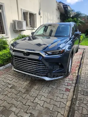 Toyota Highlander XLE AWD 2024