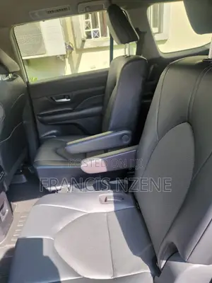 Toyota Highlander XLE AWD 2024