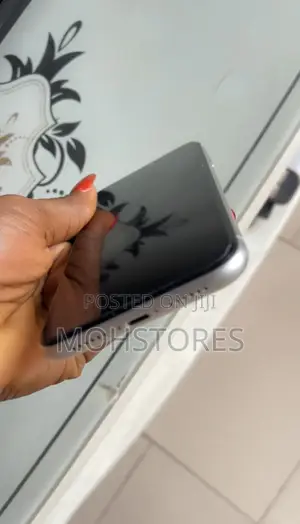 Apple iPhone 11 64 GB White