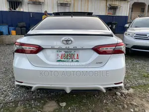 Toyota Camry XSE (2.5L 4cyl 8A) 2019 White