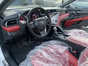 Toyota Camry XSE (2.5L 4cyl 8A) 2019 White