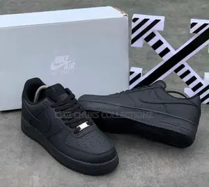 Black Nike Air Force 1