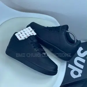 Black Nike Air Force 1