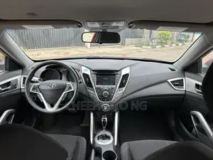 Hyundai Veloster Base 2016 Red