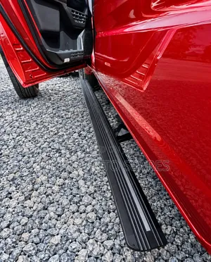 Automatic Side Step Toyota Tundra 2025 (Electric Foldable)