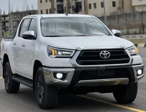 New Toyota Hilux 2026 White