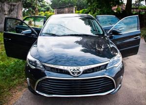 Toyota Avalon XLE Plus FWD Sedan (3.6L 6cyl 6A) 2016 Black