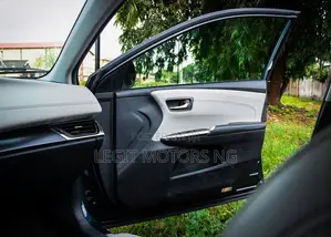 Toyota Avalon XLE Plus FWD Sedan (3.6L 6cyl 6A) 2016 Black