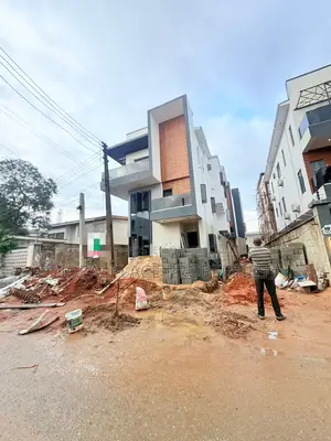 5bdrm Duplex in Adeniyi Jones for sale
