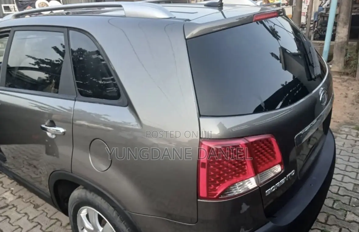 Kia Sorento 2011 Gray