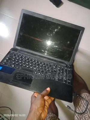 Laptop Toshiba C50 4GB Intel Pentium HDD 350GB