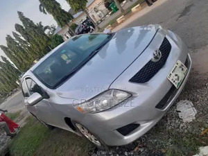 Toyota Corolla 2010 Silver