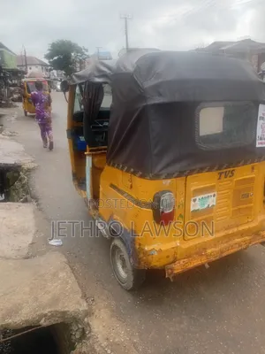 TVS King Deluxe Plus iTouch Start 2022 Yellow