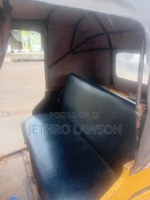 TVS King Deluxe Plus iTouch Start 2022 Yellow