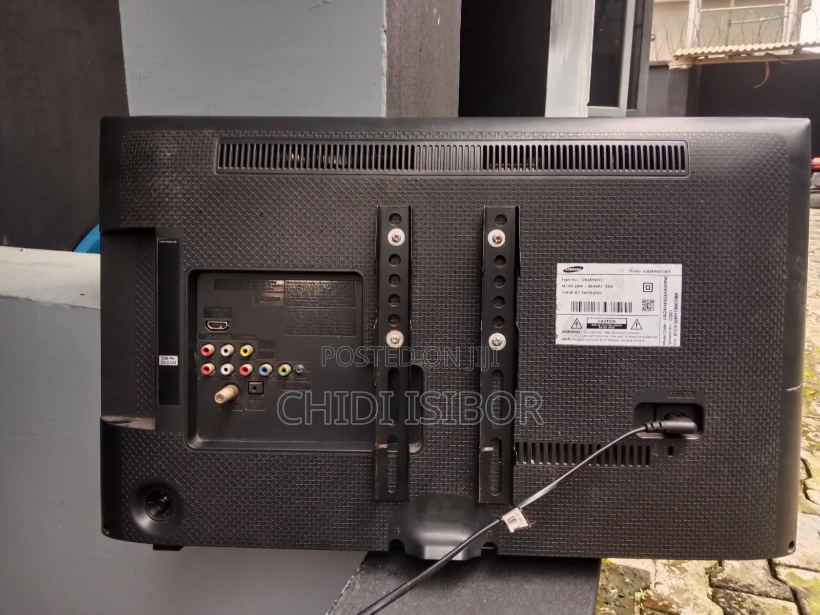 Clean Led Samsung TV