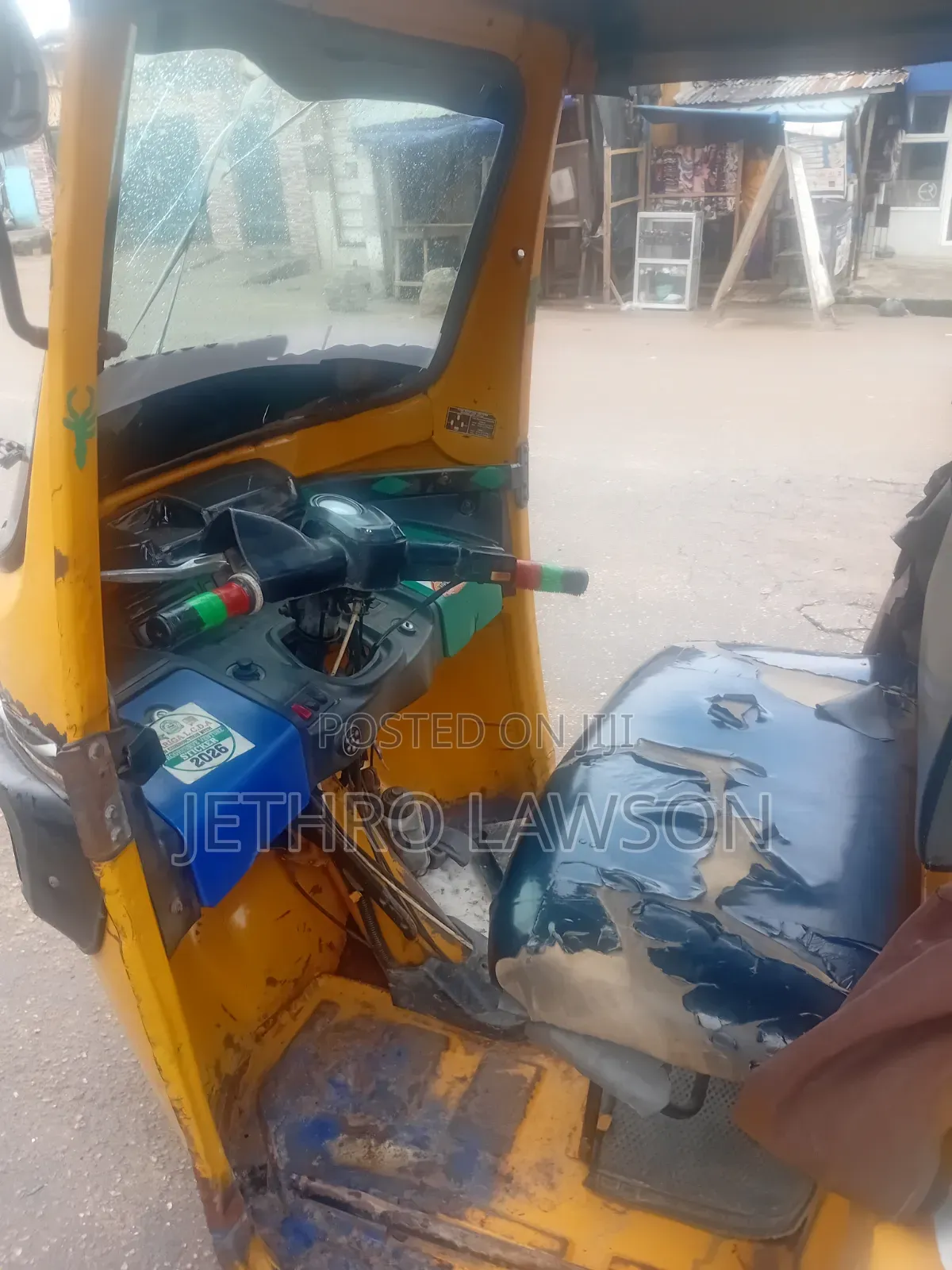 TVS King Deluxe Plus iTouch Start 2022 Yellow