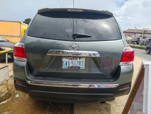 Toyota Highlander Limited 2012 Green