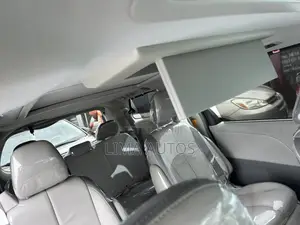 Toyota Sienna 2014 Silver