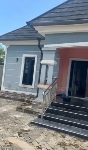4bdrm Bungalow in Benin City for sale
