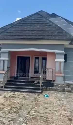 4bdrm Bungalow in Benin City for sale
