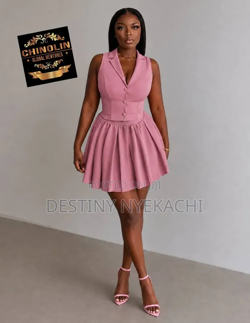 Trendy Dresses Beauty Masks 