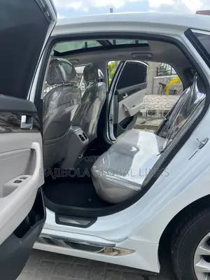 Hyundai Sonata Limited 4dr Sedan (2.4L 4cyl 6A) 2015 White