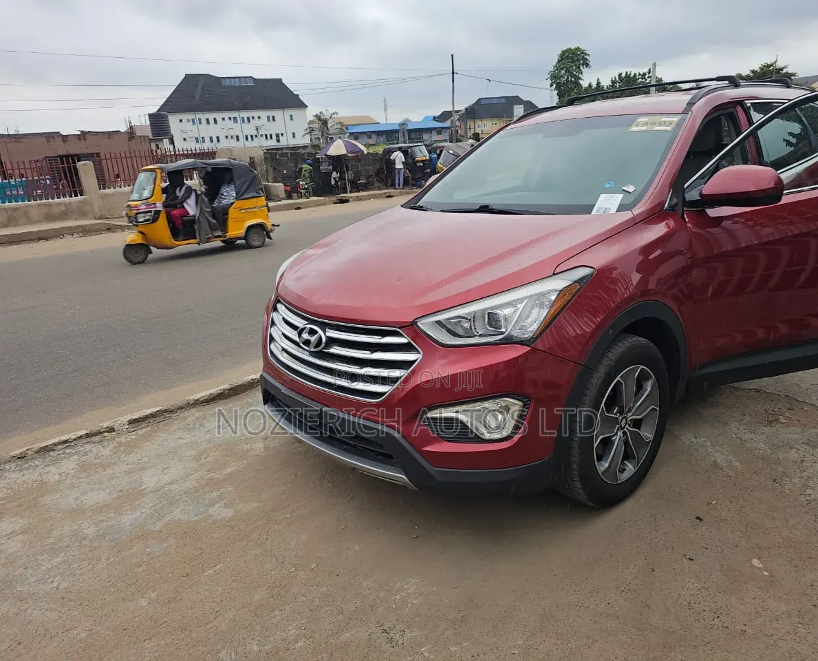 Hyundai Santa Fe 2016 Red