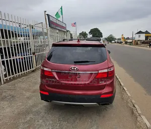 Hyundai Santa Fe 2016 Red