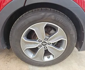 Hyundai Santa Fe 2016 Red
