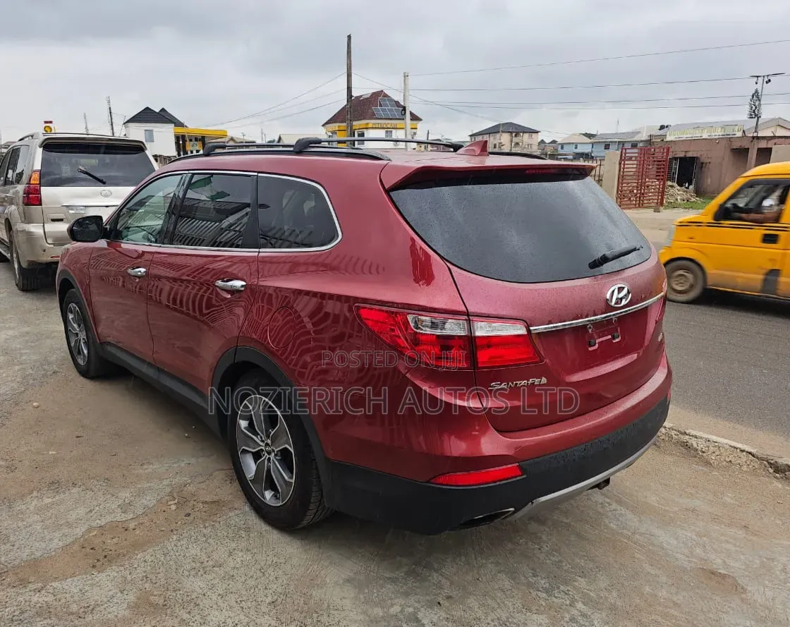 Hyundai Santa Fe 2016 Red