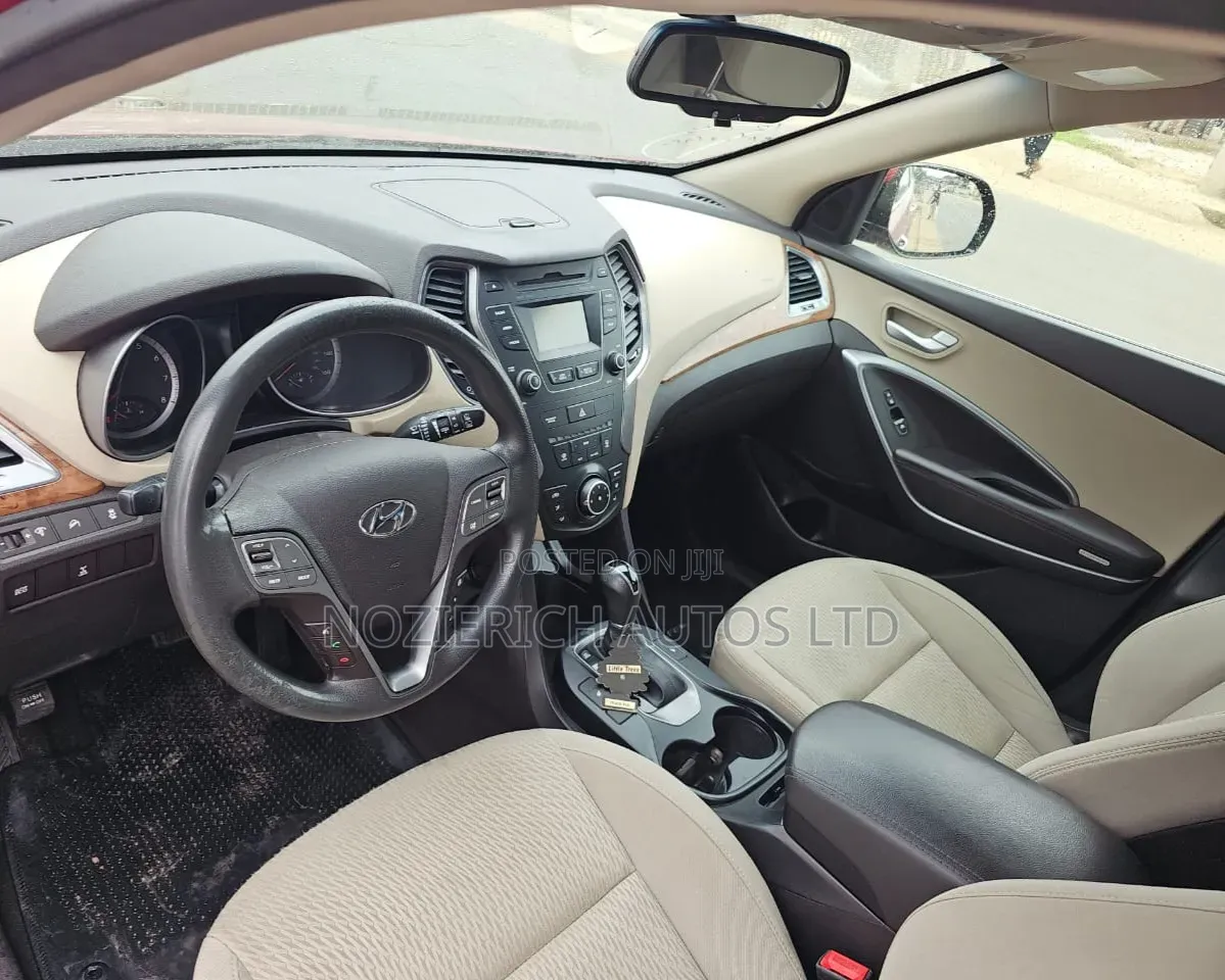 Hyundai Santa Fe 2016 Red