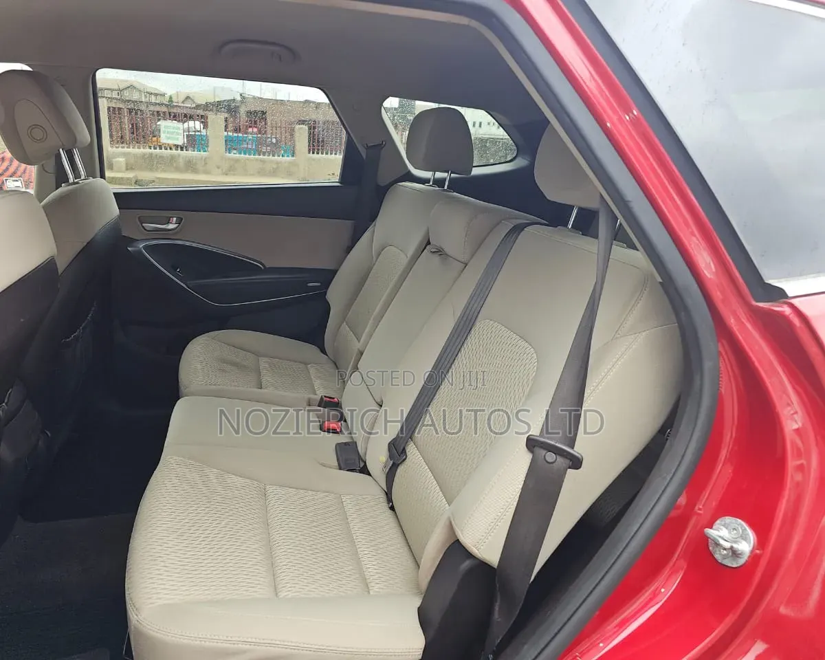 Hyundai Santa Fe 2016 Red
