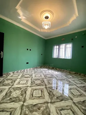 2bdrm Block of Flats in Back Of Glo for rent