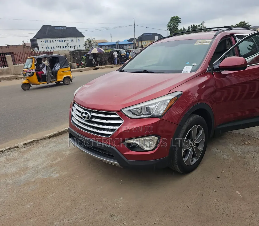 Hyundai Santa Fe 2016 Red