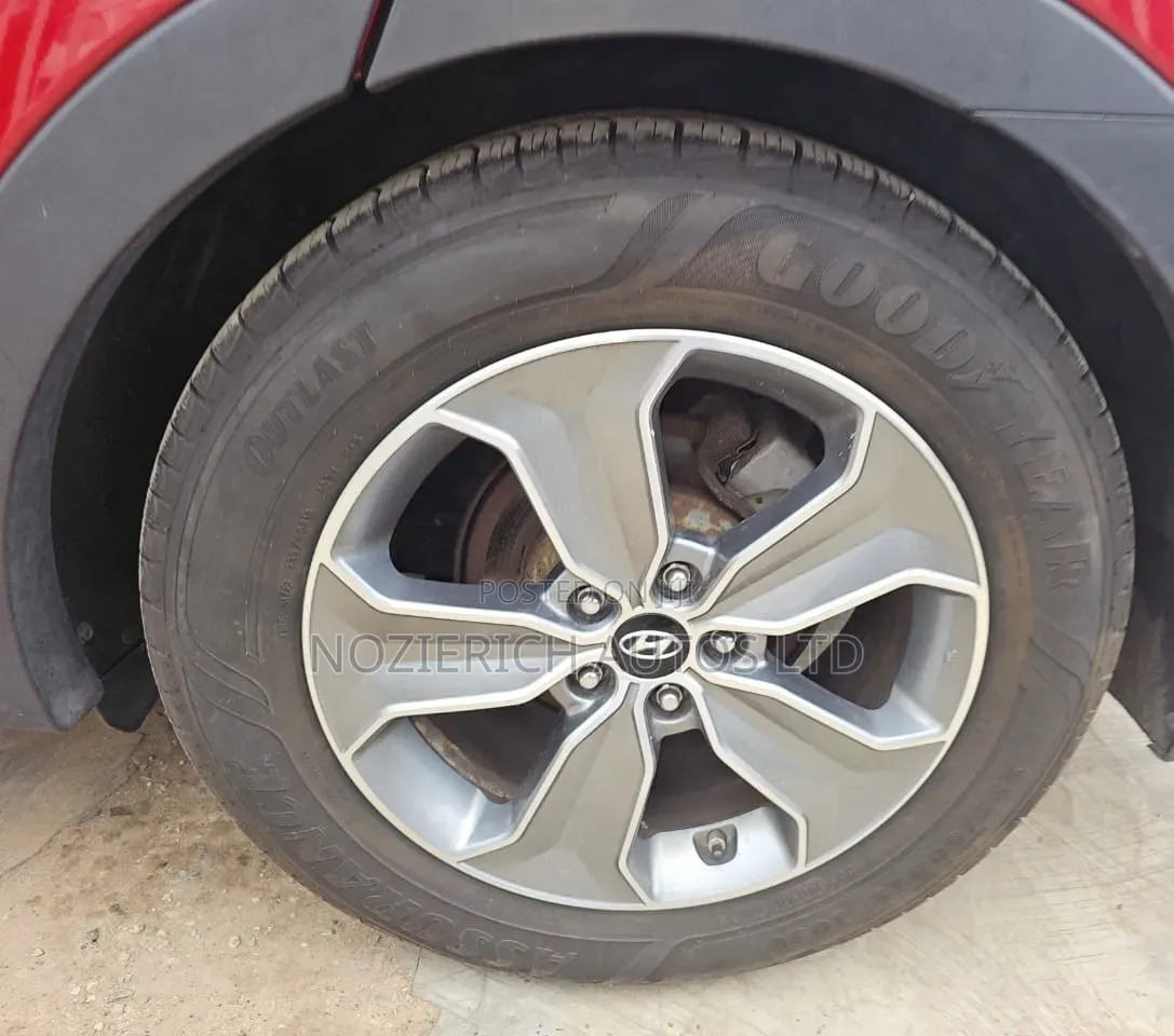 Hyundai Santa Fe 2016 Red