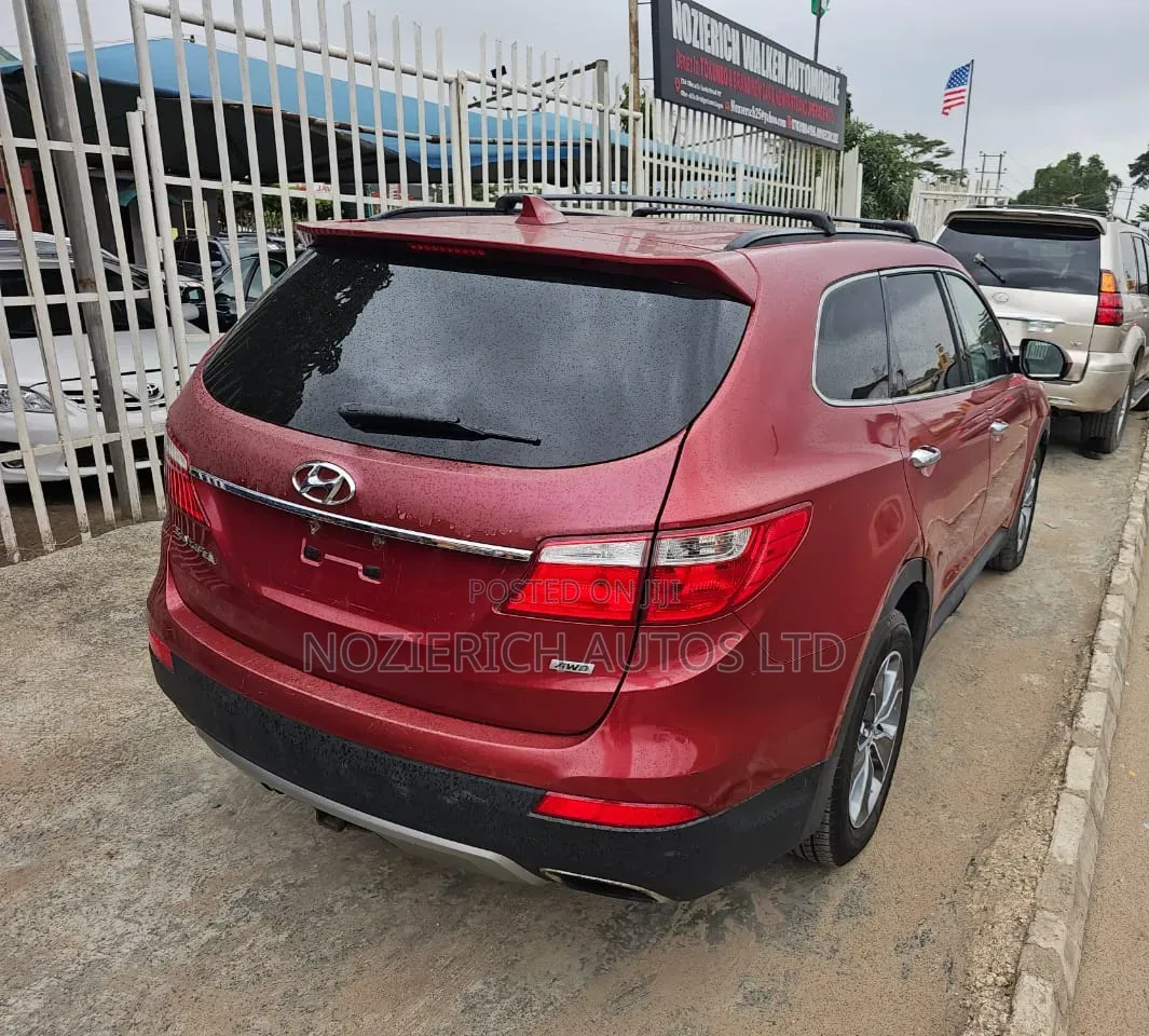 Hyundai Santa Fe 2016 Red