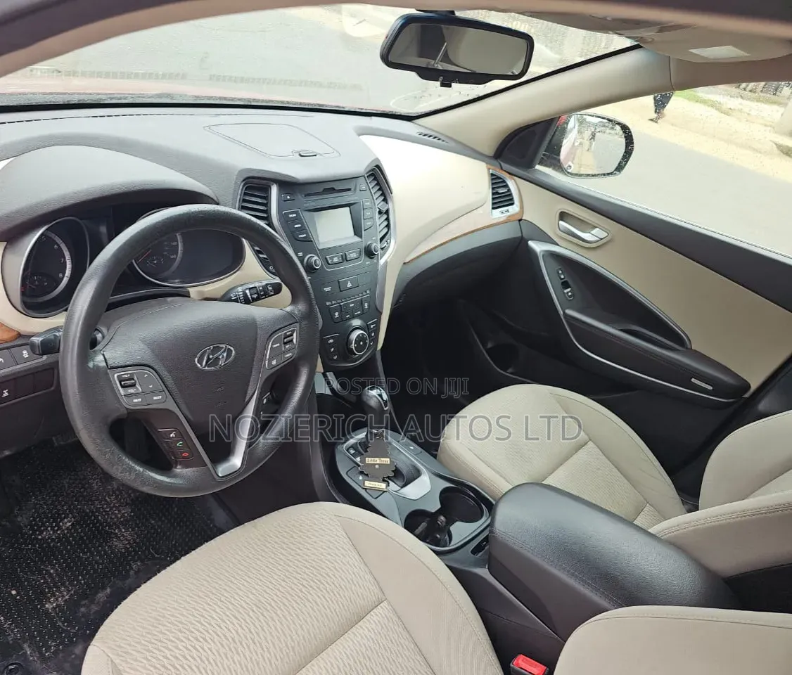 Hyundai Santa Fe 2016 Red