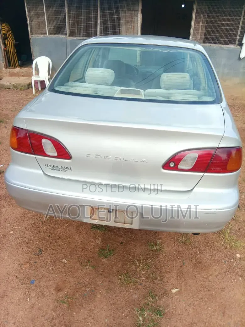 Toyota Corolla 1998 Silver