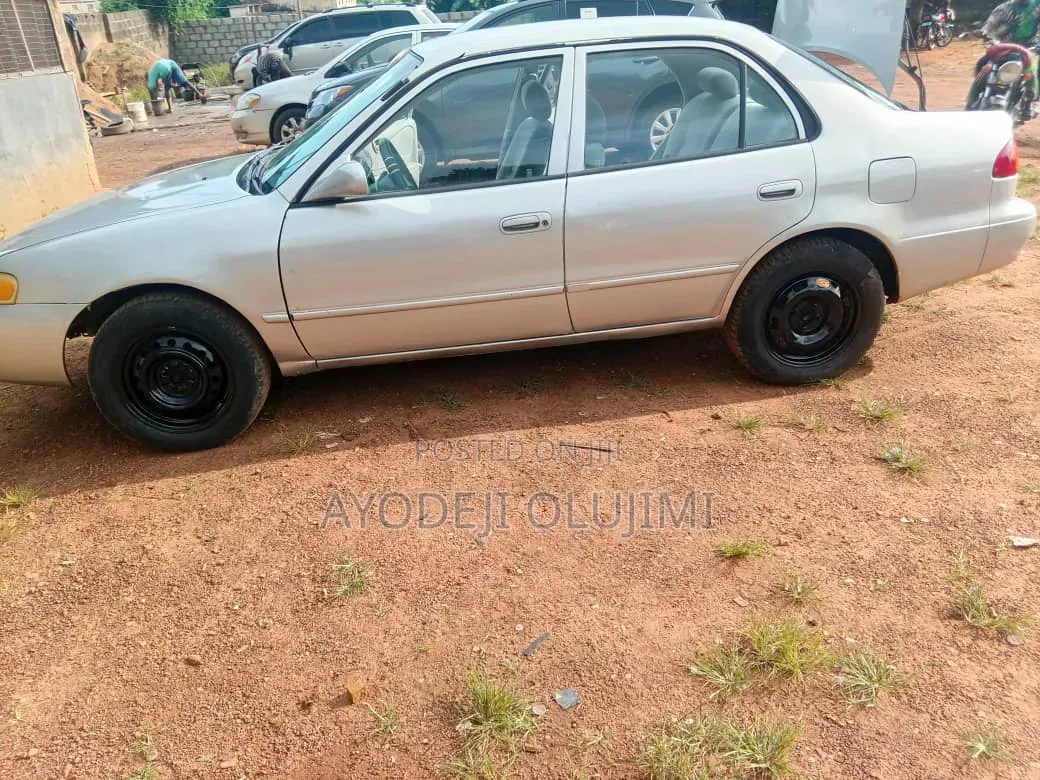 Toyota Corolla 1998 Silver