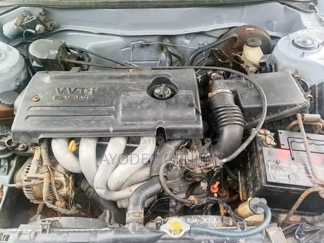 Toyota Corolla 1998 Silver