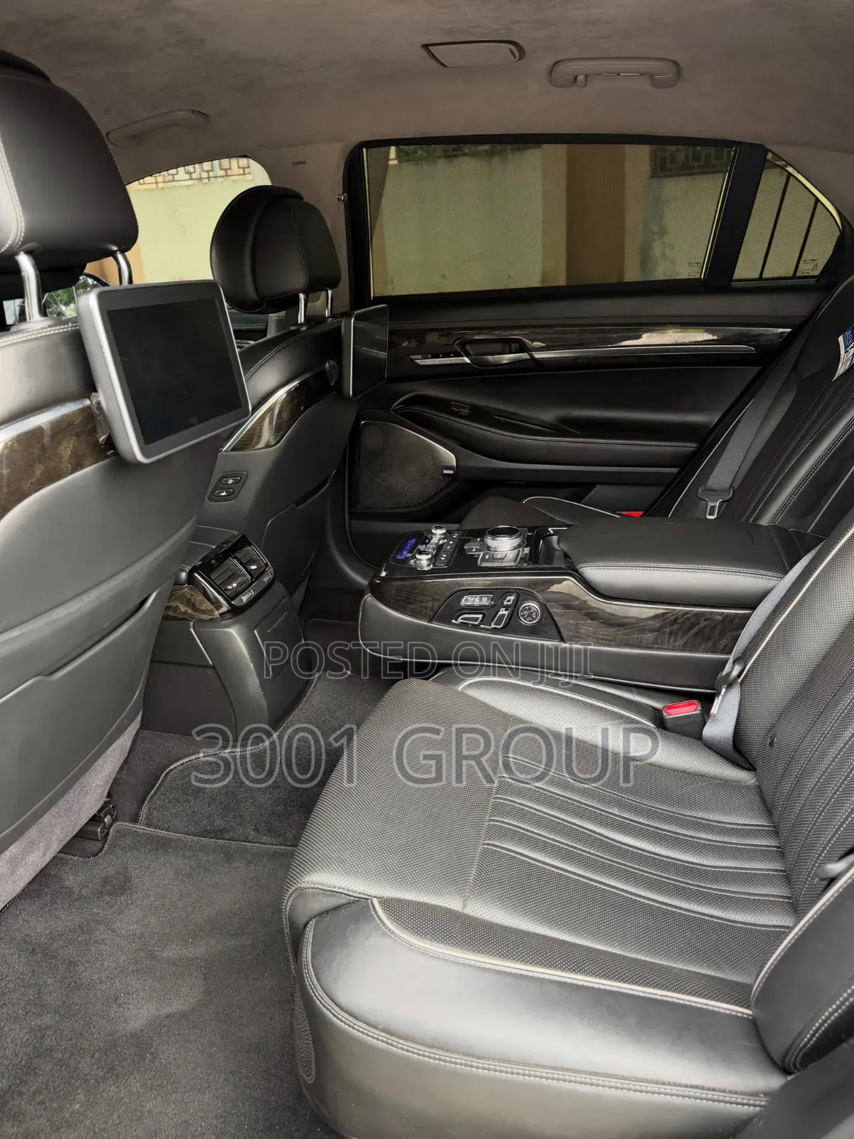 Genesis G90 2016 Black