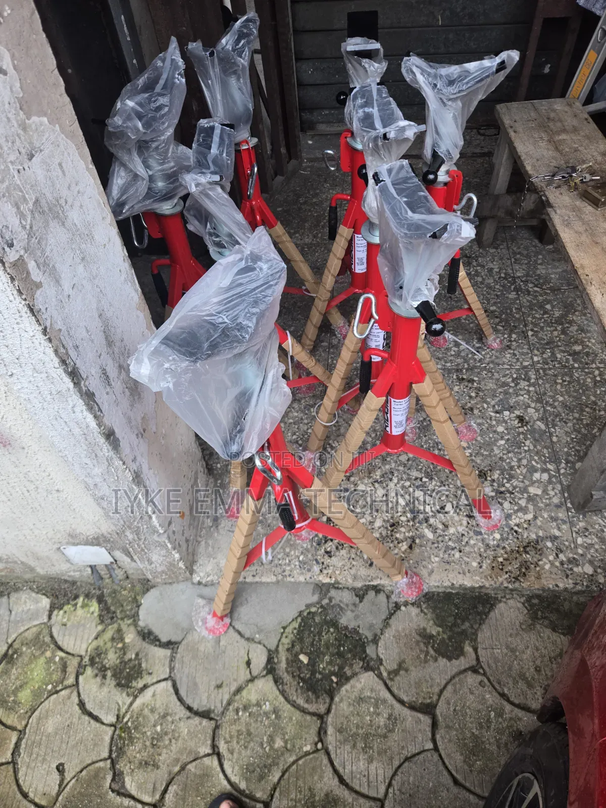 V Head Rigid Pipe Stand