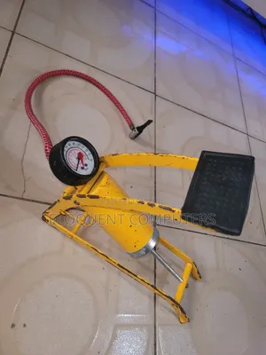 A Single-Barrel Foot Air Pump With a Pressure Gauge