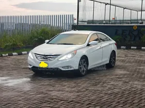 Hyundai Sonata Limited 2.0T Sedan (2.0L 4cyl 6A) 2013 White